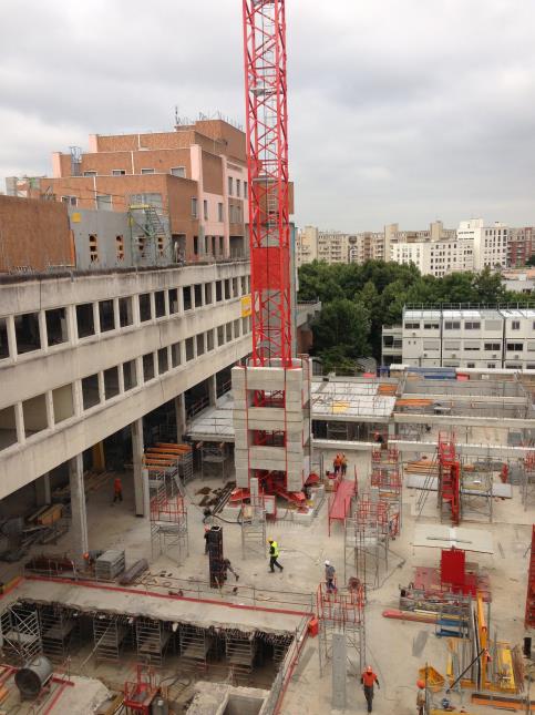 Le lycée en plein chantier.