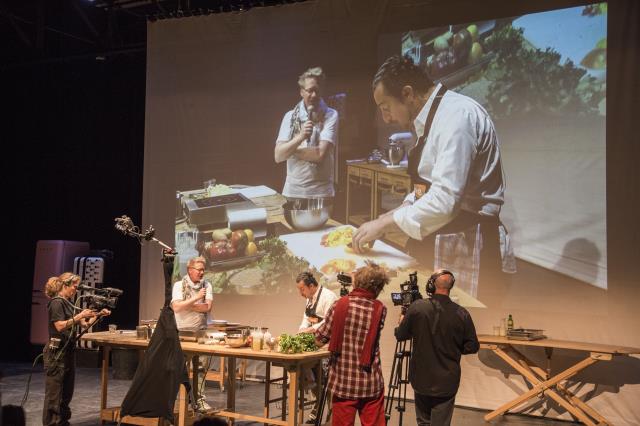 Démonstration Omnivore, avec Kamal Mouzawak et Sébastien Demorand