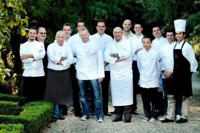 Les chefs de la Rencontre Innovante 2013 . De gauche à droite : Lionel Giraud, David Cardot, Franck Putelat, Charles Fontès, Jean-Jacques Paraire, Fabien Lefebvre, Bruno Roche, Serge Chenet, Fabien Galibert, Cyril Attrazic, Iijima Masashi, Christophe Come