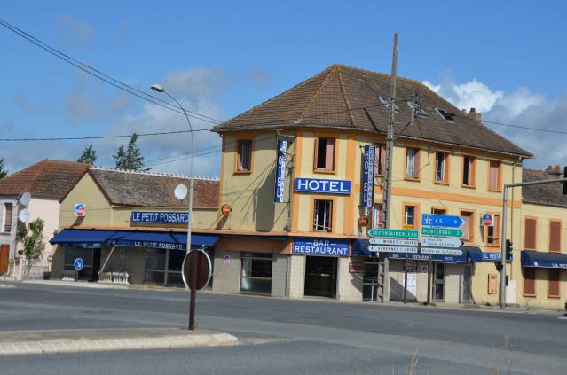 L'établissement de Jean-Luc Ponteau se trouve à la sortie de la ville et possède un grand parking proche.