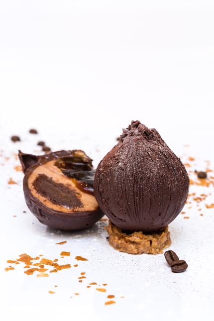 Gâteau chocolat café, mi-cuit chocolat, crème chocolat lacté et gelée de café.