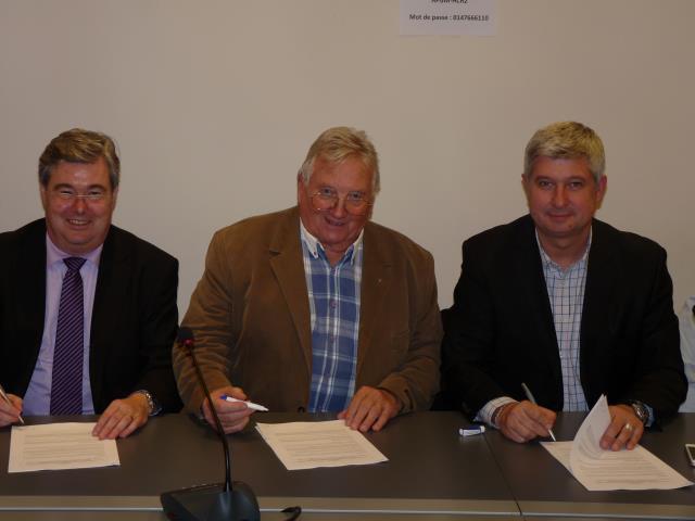 A l'issue de la mixte paritaire l'avenant n°19 sur l'aménagement du temps de travail a été ratifié par Didier Chastrusse (CFE-CGC), Claude Daumas président de la Fagiht et Jean-Luc Giraudon (FO)