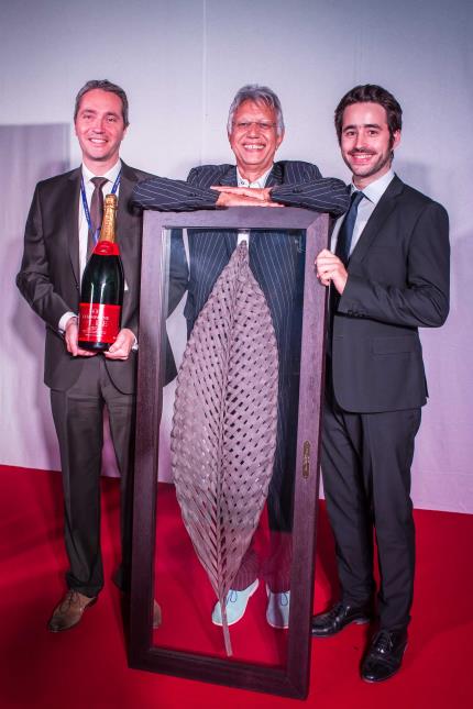 Daniel Majonchi (ici au centre) a reçu la Palme d'honneur lors des Palmes du Leaders Club qui se sont déroulées début octobre à Anvers, en Belgique. A ses côtés : Bertrand Glory, Champagne Collet (à gche) et  Arnault de Giron (Unibail-Rodamco).