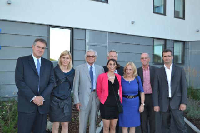 De g. à d. : Olivier Pelat, Virginie Duby Muller, députée, Paul Dubrule, Jenny Mourao, Céleste Dubrule, Pascal de Pingon, Bernard Jouvenoz, maire d'Archamps, Pierre-Henri Thevenoz, maire de Colonges.