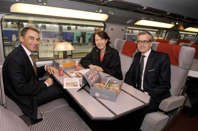 Olivier Sadran, président de Newrest, Barbara Dalibard, directrice générale de SNCF Voyages, et Jean-François Camarty, directeur général adjoint d'Elior Concessions.