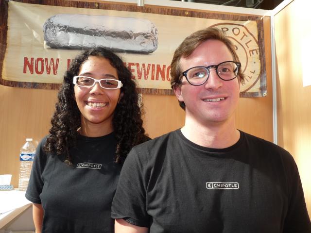 Mélissa Dubec, service manager chez Chipotle, proposait avec son directeur Maxime Lestringant, 40 postes en CDI pour la 2nde ouverture Chipotle.