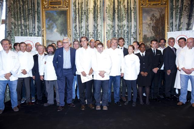 C'est dans les salons de l'Hôtel de Ville à Paris, que Laurent Plantier, président de Tous au Restaurant et Alain Ducasse, entourés de très nombreux chefs, ont procédé au lancement de l'édition 2013.
