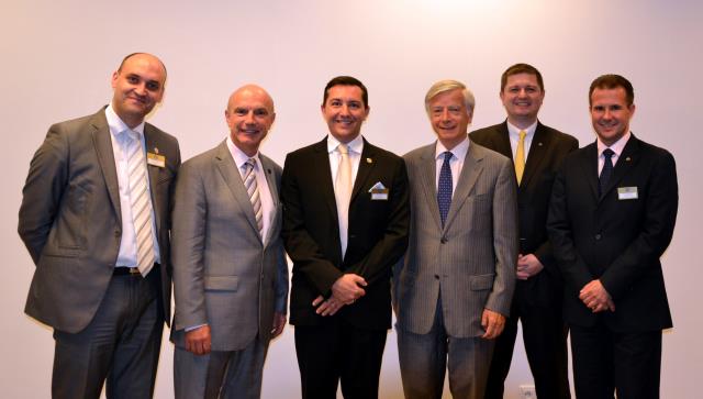 De gauche à droite : Xavier Walbrecq,  webmaster de l'AICR et sous-directeur du West-End Nice, Jean-Jacques Poulet, vice-président AICR et directeur de réception Grand Hôtel du Cap Ferrat, Georges Pradier, président AICR et directeur général adjoint Hôtel