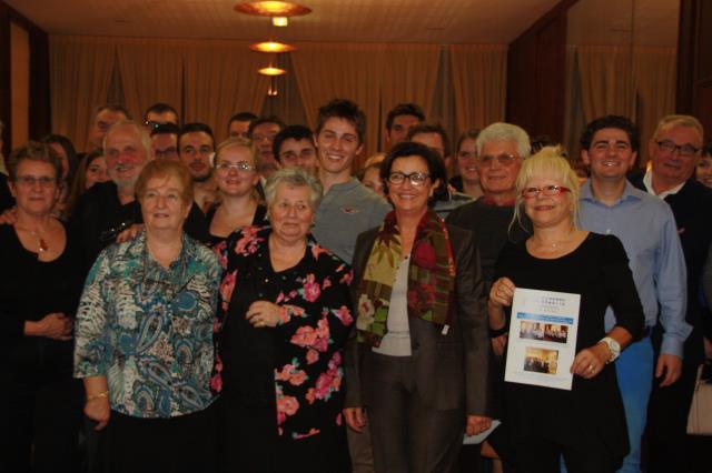 Au premier rang, de gauche à droite, Ginette Verdoïa, secrétaire, Denise Gay, trésorière, et Lucie Belchior, ancienne proviseure du lycée et présidente de l'AAEHG depuis deux ans.