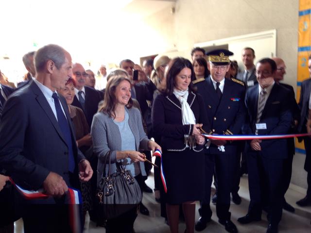 Anne-Sophie Pic, Sylvia Pinel, ministre de l'artisanat, du commerce et du tourisme, entourées des institutions varoises ont inauguré le nouveau nom du lycée hôtelier