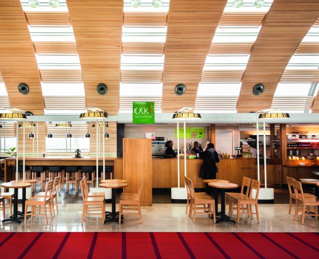 Vue du restaurant Exki, Hall K, Terminal 2 E à Paris-Charles de Gaulle.