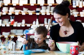 Le Crackpot Café, à Québec, conjugue peinture sur céramique et pause gourmande.