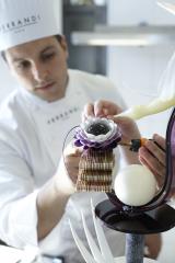 Le nouveau programme supérieur de pâtisserie Ferrandi s'articule autour de 400 heures de formation.