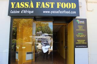 Yassa Fast Food, concept de restauration 100 % d'Afrique Noire, a ouvert mi-août à Nantes (44).