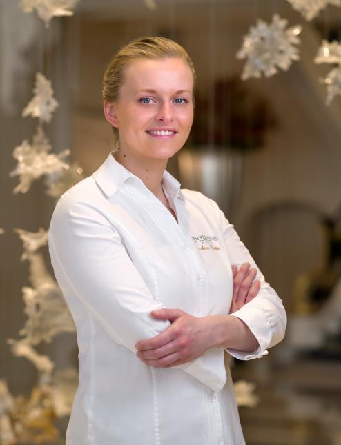 Anne Coruble, cheffe pâtissière de l'hôtel The Peninsula Paris.