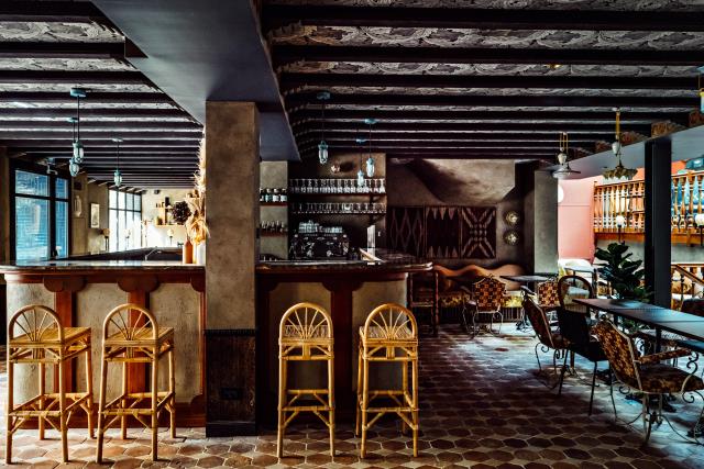Le bar et le restaurant de l'hôtel Babel, à Paris (XXe).
