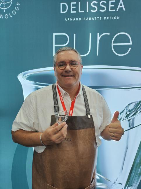 Arnaud Baratte, créateur de la tasse Delissea, lors du Paris Coffee Show.