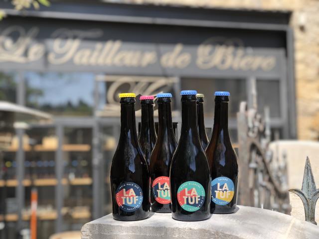 La bière Tuf est créé par la brasserie artisanale Le Tailleur de bières située sur le domaine.