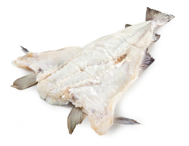 Quand le poisson est salé, le sel entre dans le tissu musculaire et il 'tire' l'eau par osmose, ce qui raffermit les chairs et en diminue la jutosité 