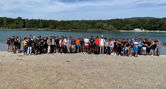 Les lycéens au lac des Vannades à Manosque