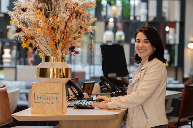 Hilton organise es formations au leadership et des programmes de coaching spécialement destinés aux femmes.