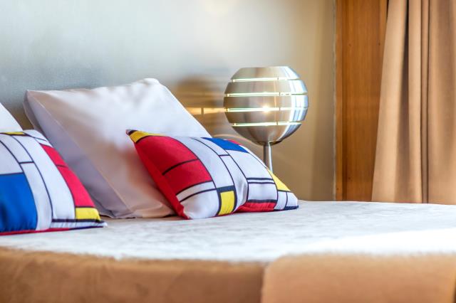 L'Hôtel Le Corbusier fait la part belle au vintage.