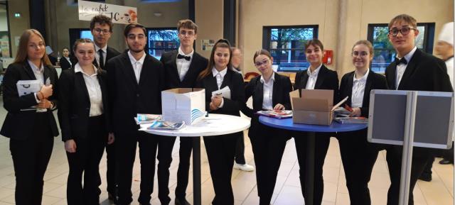 Les BTS qui accompagnaient des élèves de terminale Bac STHR et Bac Professionnel