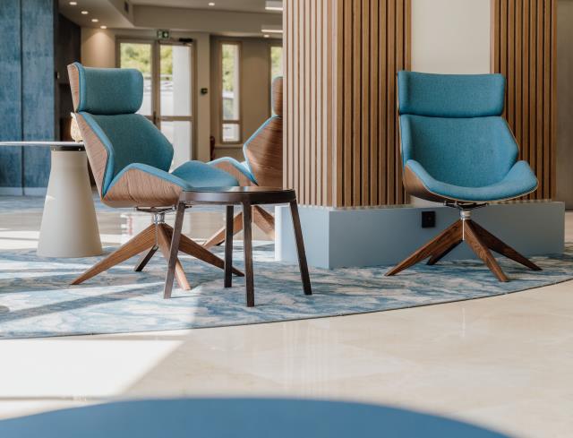 Lobby du Radisson Nice Airport.