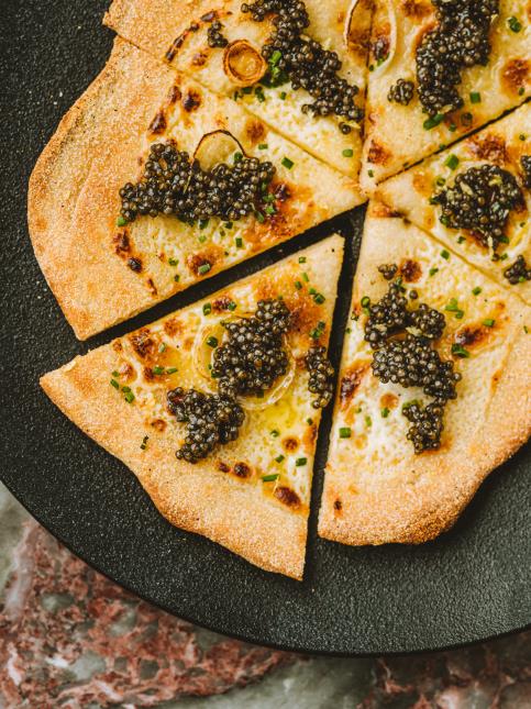La pizza au caviar