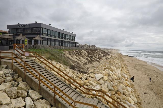 Le restaurant le Kayoc à Lacanau est ancré sur des piliers