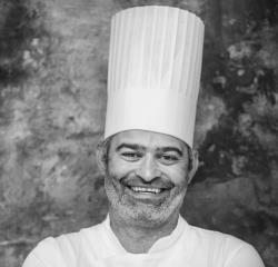 Wassim Hallal, chef du Relais & Châteaux Frederikshøj à Aarhus au Danemark qui passe à 2 étoiles,...