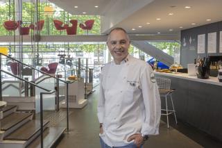 François Gagnaire au Café Renault, sur les Champs-Élysées.