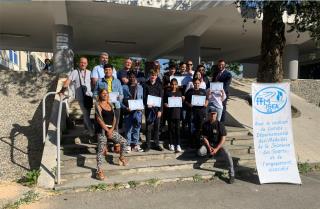 Les élèves de 2nd CAP Cuisine et Service du lycée Martin Bret reçoivent une médaille