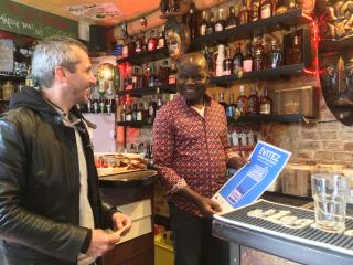 A Amiens, des affiches et protège-verres ont été distribués par la préfecture et l'Umih80 dans 40...