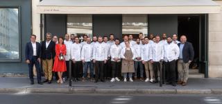 18 chefs se sont donc retrouvés au restaurant Marsan autour de la cheffe Hélène Darroze et de Mirko...