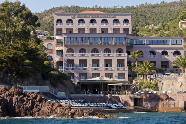 La vue du Miramar Beach Hotel & Spa depuis la mer