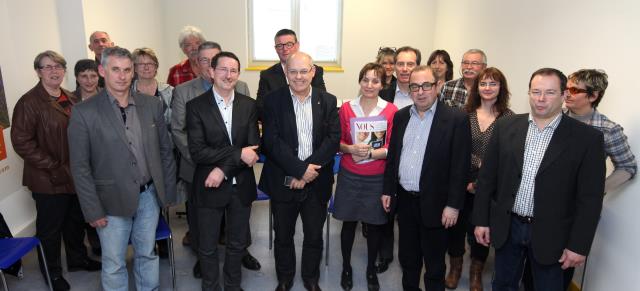 Autour de Laurent Lutse et Guy Lambert, les adhérents et intervenants présents lors de cette assemblée.