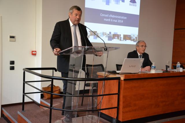 Roland Héguy, président confédéral, en ouverture de la réunion. A ses côtés, hervé Bécam, vice-président confédéral.