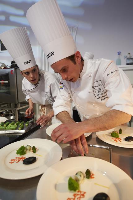 2ème place : Florian Favario et son commis Auriane Roux.