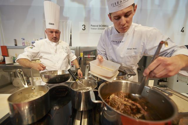 Pascal Borrell et son commis Tristan Stassin.