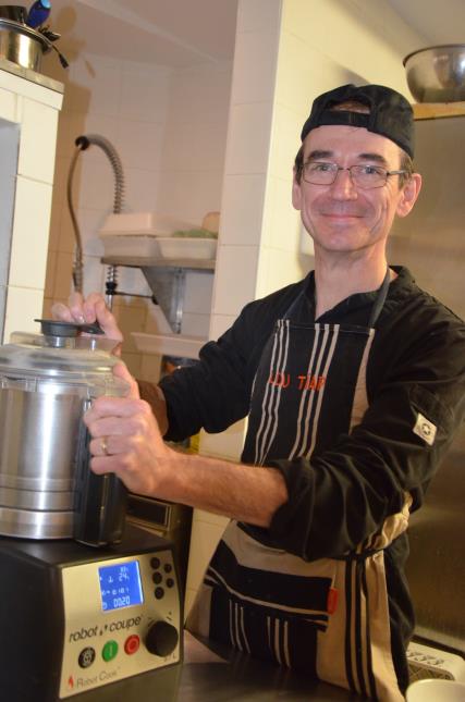 Olivier Laterrot, chef du Lou Tiap, à Paris, est un adepte du Robot Cook.