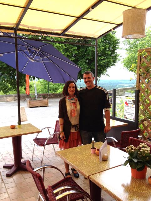 Après quelques mois de fermeture, Mélanie et Thierry Diderich ont redonné vie au seul commerce du village de Moissac.
