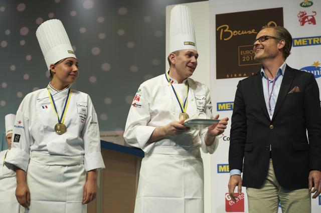 Justine Paret et Nicolas Davouze reçoivent le Prix spécial poisson.