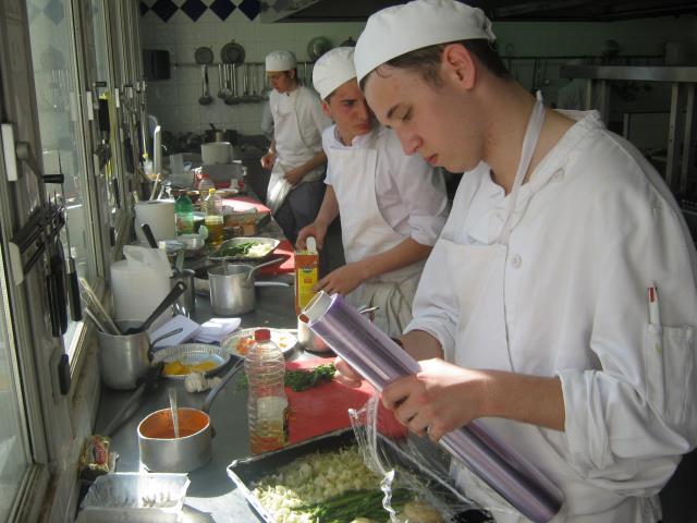 Lycée professionnel hôtelier Sainte-Thérèse Saint-Gaudens, cours de cuisine
