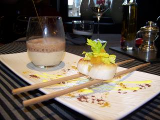Le chef adore cuisiner les Saint-Jacques qui se marient parfaitement avec les saveurs de l'agrume