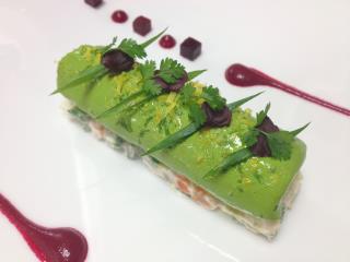 Saumon de Cherbourg à la parisienne, macédoine de légumes au saumon fumé.