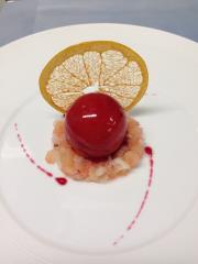 Foie gras de canard façon pomme d'amour, litchis et pamplemousse rose