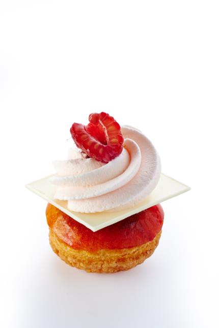 La fée Saint-Honoré rose.