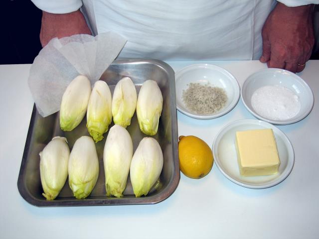 1 Les denrées : endives, beurre, citron, sel, sucre, papier sulfurisé.