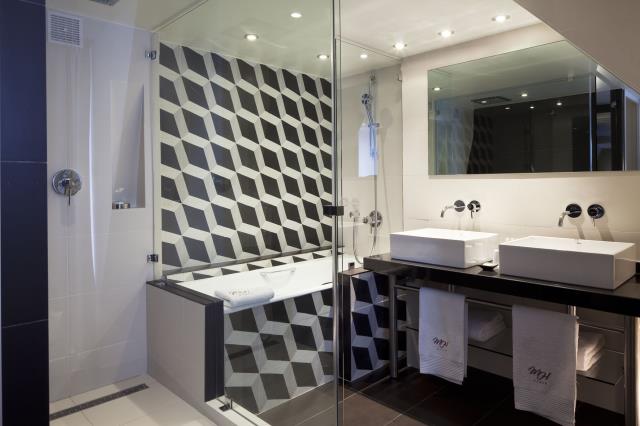 Une salle de bains.